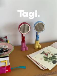 Tagi. Pet Comb