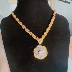 Dây chuyền xoắn hoa mai kèm mặt đá hoa mạ vàng MV57