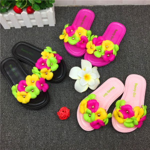 รองเท้าแตะส้นแบนพื้นสำหรับเด็กผู้หญิง รองเท้าแตะดอกชาติฤดูร้อนแฟชั่นสำหรับเด็กและคุณพ่อคุณแม่ รองเท้าแตะกลางแจ้งสำหรับเด็ก รองเท้าแตะแบบสวมสบาย