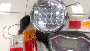 Đèn pha dành cho xe ba bánh