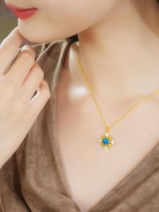 ZHOU LIU FU 周六福 925 ชุดเครื่องประดับเงินสเตอร์ลิง ต่างหูแฟชั่นสีน้ำเงิน สร้อยคอ J0914368 J0614367