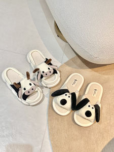 รองเท้าแตะผู้หญิงในบ้านปักลายดอกไม้โพลีเอสเตอร์ฤดูร้อน รองเท้าแตะแบบสวมสบายสำหรับใส่ในบ้านและพื้นที่ภายใน