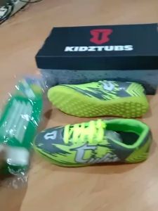 KIDZTUBS Sepatu Futsal Anak Laki Laki Size 28 29 30 31 32 33 34 35 36 37 TUBS1759110124