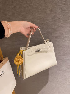 MY&FSNH | High-grade Commuter Versatile Tote Bag Leather