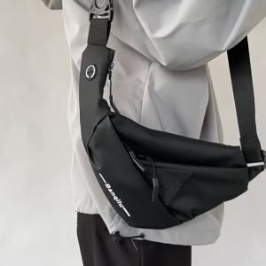 กระเป๋าสะพายข้างผู้ชาย มัลติฟังก์ชั่น กันน้ำ ทำจากวัสดุ Oxford สไตล์แพ็คหน้าอก