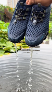 Sepatu Pria Outdoor Running Anti Air Ringan Olahraga Cowok Sol Karet Anti Slip Kekinian – Kode A-11