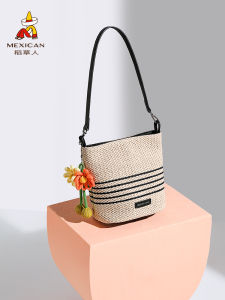 กระเป๋าสะพายข้างทรงถังสำหรับผู้หญิงในช่วงฤดูร้อนปี 2025 กระเป๋าถือชายหาดทอแบบลำลอง กระเป๋าสะพายข้างข้างเดียว กระเป๋าถือทรงถัง