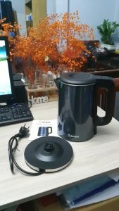 Ấm đun siêu tốc RK1717 Dung tích 1.7L Công suất đun 1700W ruột bằng inox 304 Thân máy cách nhiệt chống bỏng