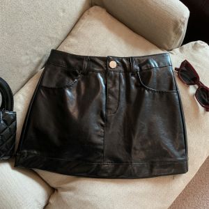 GUZILIAN | Fashionable High Waist PU Leather Mini Skirt Womens Autumn Winter Slimming A-Line Short Skirt Stylish Retro Low Waist Design