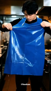 WATERPROOF PE APRON COLOR PLASTIC APRON BLUE STRETCHABLE DINING MEDICAL PRODUCTION APRON
