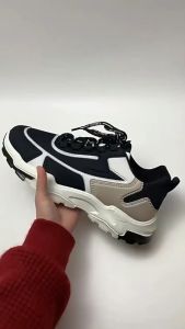 SEPATU PRIA SNEAKERS OLAHRAGA IMPORT KHAMZO D11 HITAM