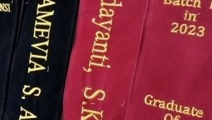 SELEMPANG WISUDA KALUNG/LEHER LOGO MONOKROME(SATU WARNA)