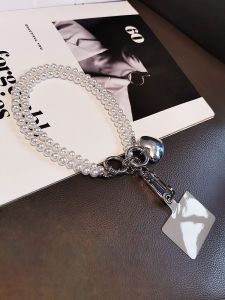 Fashionable Short Pearl Mobile Phone Lanyard Handheld Pendant Heart Shape Pendant Universal Clip Style High End Digital Accessory