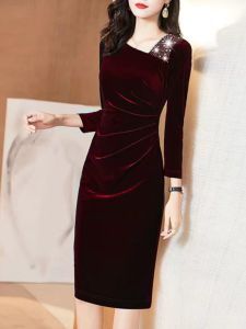Elegant Velvet Long Sleeve Qipao Dress Slimming Midi Dress for Wedding Banquet Spring Autumn Womens New Style Fashionable Mommy Dress