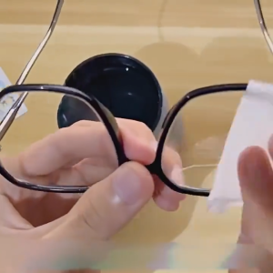 100pcs Disposable Eyeglasses Lens Cleaning Cloth Anti Fog Wet Wipe Glasses Tissue Screen Remove Dust