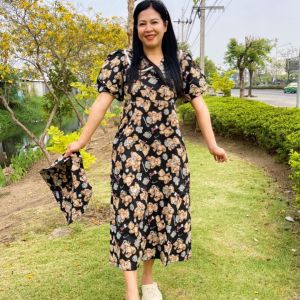 P010-229 PIMNADACLOSET - Short Puff Sleeve V Collar Tie Waist Smocked Back Woven Bear Midi Dress With Wide Brim Cap