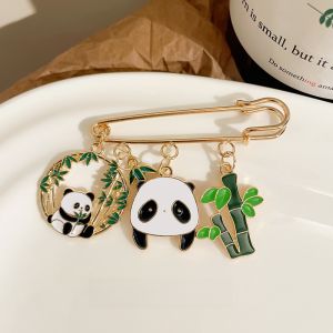 Panda Pin Brooch Bag Decorative Waist-Cinching Pants Gift National Treasure Style Alloy Silver Gold Plated Animal Pattern