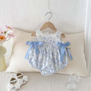 Korean-style summer baby girl sweet and cute floral bow sleeveless jumpsuit baby girl bow lace vest jumpsuit very suitable for