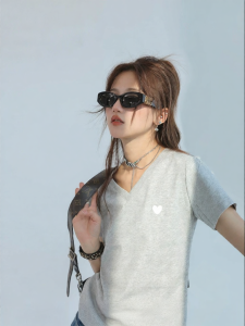 CHANT2nd | Womens V-neck Short Cool Comfortable T-shirt