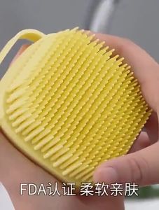Indo - Sikat Mandi Bahan Silikon Lembut / Shower Brush Silicone / Spons Badan Bisa Isi Sabun Didalam