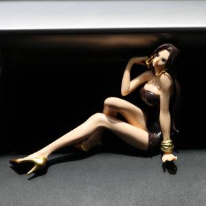 BONINGYU | One Piece Hancock Empress Car Dashboard Decorative Figure