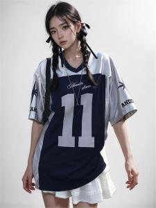 Áo Thun Cổ Chữ V Phong Cách Mỹ Cổ Điển Bằng Vải Lụa Phong Cách Thể Thao Bóng Đá Mới Rộng Rãi Giản Dị Cho Nam Và Nữ