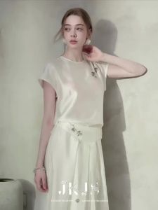 JK＆JS | Áo Thun Thêu Sợi Kén Bền Vững