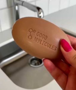 Good Molecules Clarify & Cleanse Bar 89g by SkinCaring18 EU