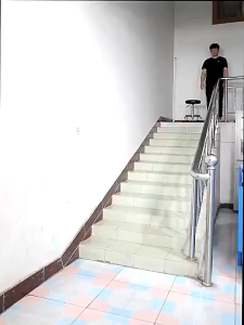 Adjustable Height PU Leather Cushion Swivel Wheel Chair Bar Counter Kitchen Salon Massage Chair Beauty Barber Shop Chair