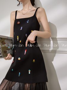 PlumJan | Đầm Thiết Kế Đen có Trang Trí 3D