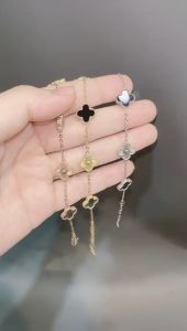 Gelang Clover Vanclep Wanita Korea Simple Elegan Mix Colour Anti Karat
