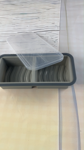 Silicone compartmentalized lunch box with lid for food storage portable lunch box suitable for chi