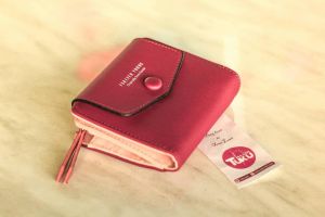 Dompet Lipat Pendek Wanita: Pilihan Praktis & Stylish