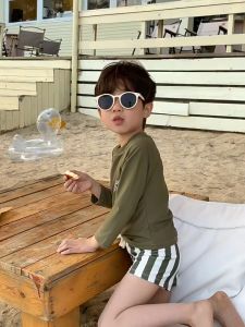 ชุดเด็กว่ายน้ำสูท3ชิ้นชุดฤดูร้อนพิมพ์ครีมกันแดดชายหาดชายทะเลเสื้อเด็กวัยหัดเดินแขนยาว + กางเกงขาสั้น + หมวกชุดว่ายน้ำอาบแดด9M-7T