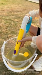 Súng Bắn Nước Điện Cho Bé Super Blaster Mideer – Đồ Chơi Trẻ Em Phun Nước Liên Tục Pin Sạc An Toàn Cho Trẻ Em