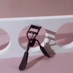 Portable Makeup Tools: Professional Eyelash Curlers for Beginners & Valentine's Day Gifts