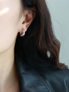 Minimalist Ins Style Waterdrop Hoops Earrings Neutral Fashion Alloy Commute Light Luxury Womens Fresh out New Fashion Jewelry