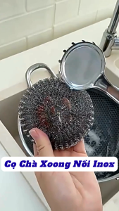 Cây Cọ Nồi Inox Tay Cầm Cán Dài Tiện Dụng - Chổi Cọ Xoong Nồi Chảo Rửa Bát Đĩa Nhà Bếp Không Dơ Tay - Bàn Chải Cọ Xoong Búi Sắt Tay Cầm Inox - Bùi Nhùi Rửa Chén - Dụng Cụ Cọ Rửa Đa Năng