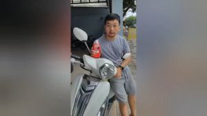 Kem Đánh Bóng Sơn Xe Mờ Xước Sonax 300100 Car Polish 250ml Tặng Khăn và Mút