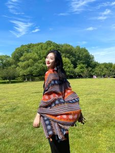 น้ำหนักเบา ผ้าพันคอลมแห่งชาติสําหรับผู้หญิง ฤดูร้อน Travel Beachwear ผ้าคลุมไหล่ผ้าพันคออเนกประสงค์ โพลีเอสเตอร์ เส้นใยรูปสี่เหลี่ยมผืนผ้า