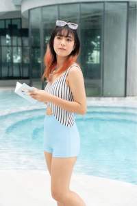 ชุดว่ายนัำ NUNAR SWIMSUIT ชุดว่ายน้ำไม่โป๊ Onepiece ชุดว่ายน้ำผู้หญิง วันพีช ชุดว่ายน้ำสีฟ้า