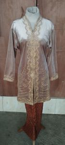 kebaya tunik panjang ibu besan kebaya bludru kartini elegan mewah bordir bunga