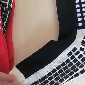 ถุงเท้าฟุตบอล⚽ ถุงเท้าฟุตบอลยาว (1คู่) มีปุ่มกันลื่น ถุงเท้ายาวสำหรับฝึกซ้อมแบบมืออาชีพถุงเท้าเตะ ถุงเท้ากีฬา