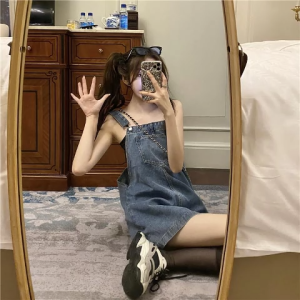 LHMonday สินค้าใหม่ เอี๊ยมกระโปรงยีนส์ ชุดเอี๊ยมทรงน่ารักสไตล์เกาหลี ทำงาน หรือในชีวิตประจำวันก็ไม่ซ้ำใคร ราคานี้ต้องรีบตำ