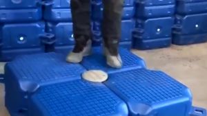 SPEEDS Kubus Apung Plastik HPDE 50x50x40cm Dermaga Apung Kuat Anti Slip Susun Magic Float Bisa Grosir 001-1601