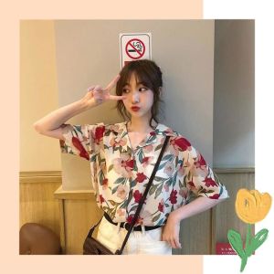 Xishop พร้อมส่ง เสื้อเชิ้ตแฟชั่นผู้หญิง ดีเทลดีมาก เป็นงานเชิ้ตคอปก ตกแต่งลวดลายดอกไม้ เนื้อผ้าใส่สบาย ราคาดีมากสาว ต้องซื้อกันแย้ววว