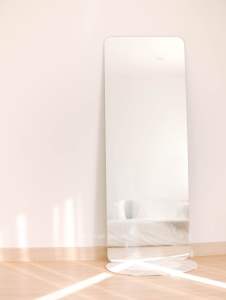 กระจกมินิมอล รุ่น Flat Door Mirror - ทรงสี่เหลี่ยม ขอบมน