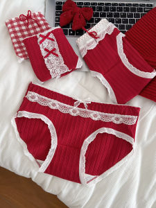 กางเกงชั้นในผ้าฝ้ายสามเหลี่ยมระบายอากาศสําหรับผู้หญิงเอวกลางสไตล์หวานลายสก๊อตฉลองสีแดงเหมาะสําหรับงานแต่งงานและนักเรียน