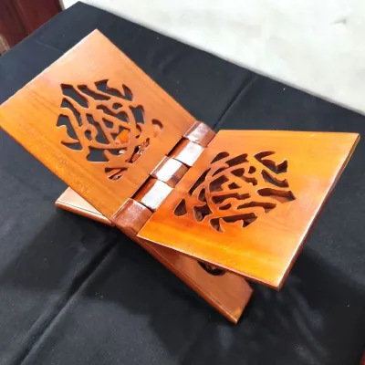 Rekalrekhal.meja lipat. tempat baca al Quran.size jumbo. size 43x20 . finishing clear gloss mengkilap