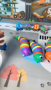 ทาก มีหลากหลายสีให้เลือก สควิสชี่ (การจัดส่งที่รวดเร็ว) ขนาดควีนไซส์ คลายเครียด ตุ๊กตาหนอน สําหรับเด็ก ของเล่นคลายเครียด